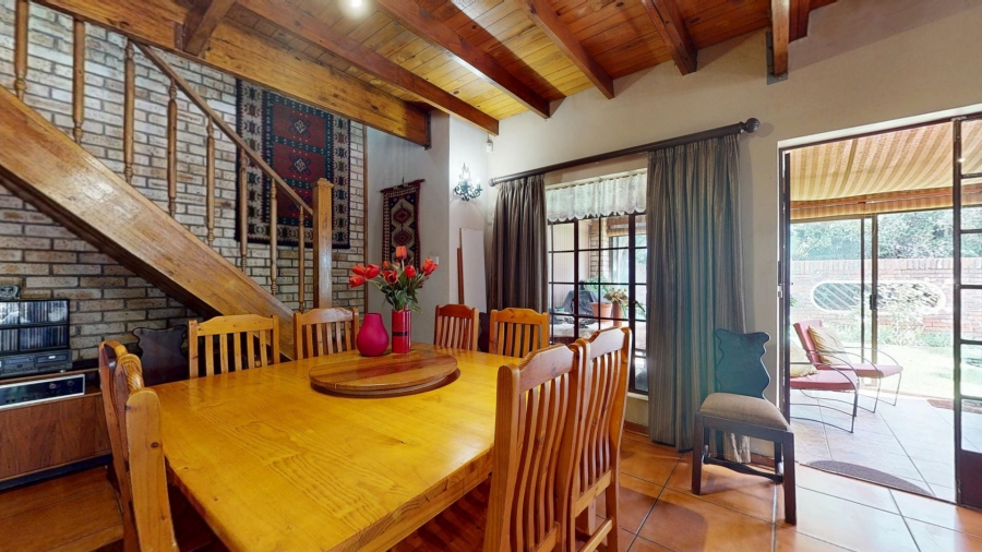 5 Bedroom Property for Sale in Mooivallei Park North West